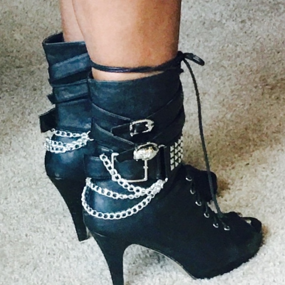 Black boots with chains